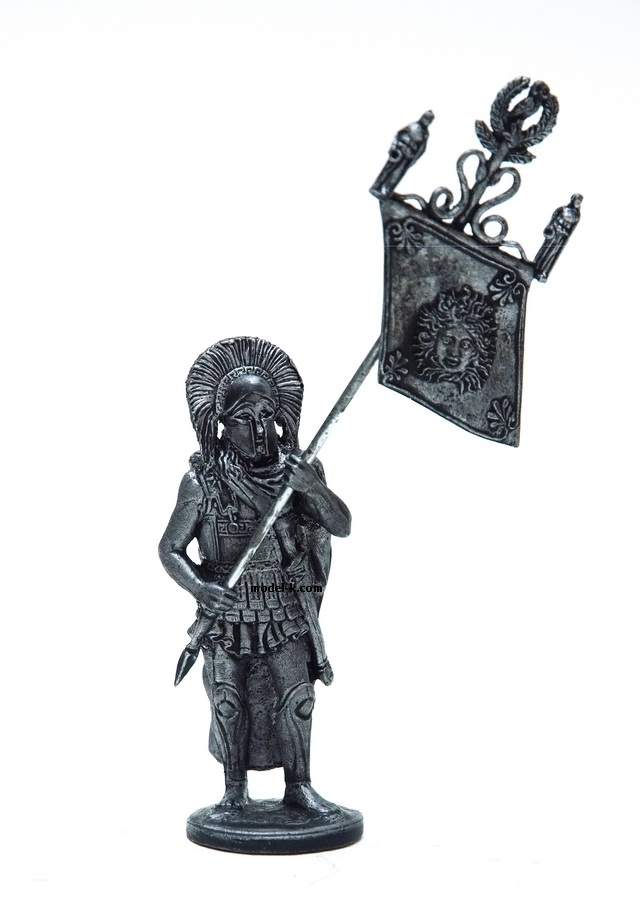 54mm tin figurine of Strategian with the standard 1:32 Scale